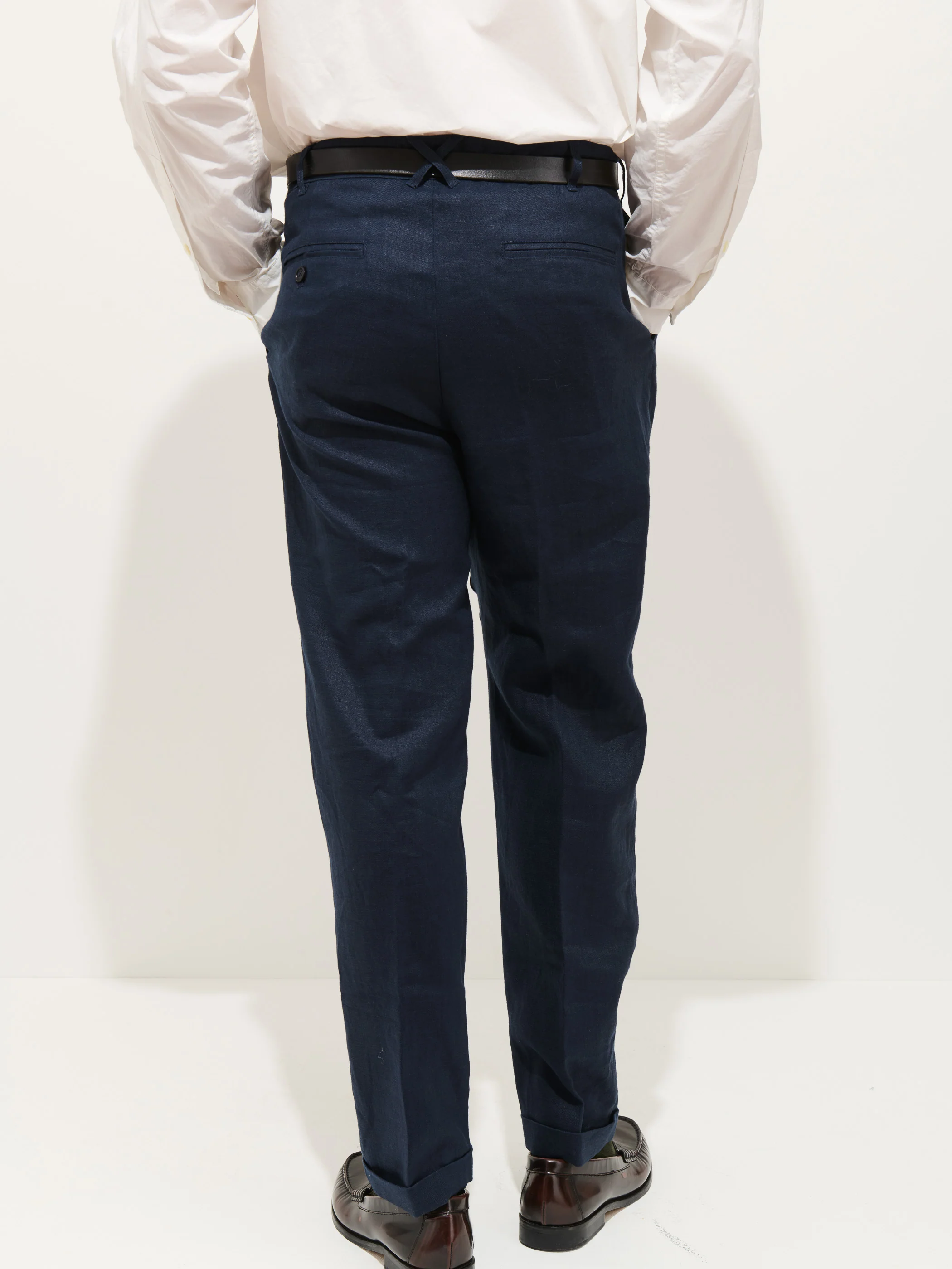 Standard Pleated Pant In Linen - Image 4